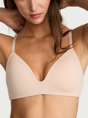 Victoria Secret's The T-shirtLightly Lined Wireless Bra Sz 32G NWT